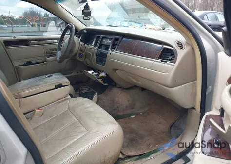 2006 Lincoln Town Car Signature Limited from USA, damaged, VIN 1LNHM82W36Y632276